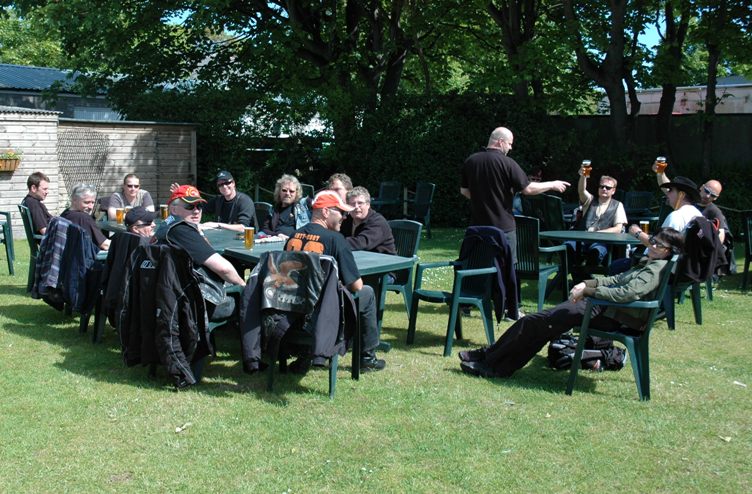 Bakg�rden p� Viking Pub, Castletown, Isle of Man. Foto: "Kiss" NOMCK