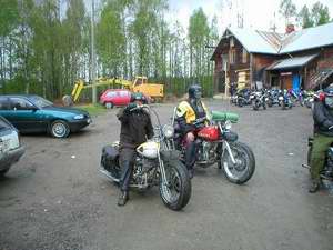 Men disse doningene fikk sannelig prvd seg over plogfurene p lrdagsettermiddagen. Skikkelig mkkakjring var det!!